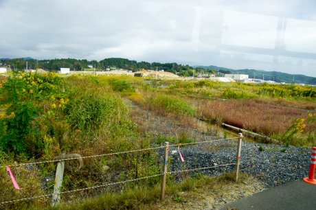 松岩-最知間で一般道から専用道へ入る時の気仙沼方向の景色。