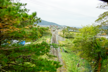 柳津駅が見えてきた。ここで跨線橋を渡り、左折すれば終着だ。