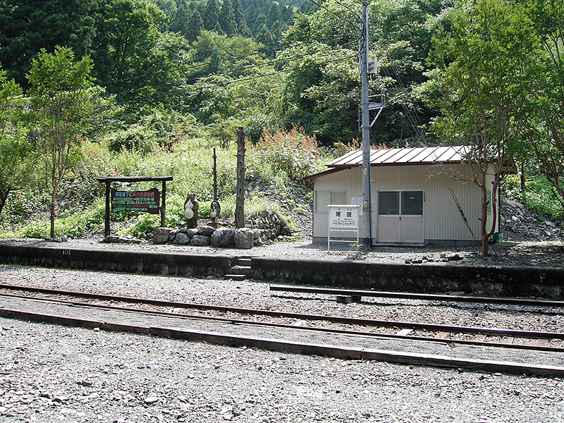 尾盛駅。この駅は井川線を使うしか到達方法がない場所に存在しており、秘境駅ランキング上位に常に顔を出す駅でもある。