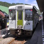 JR気仙沼線 柳津駅の列車⇔BRT新設乗り換え設備を眺める