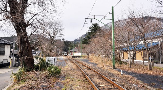 直接吊架方式電車線の終着駅を眺める