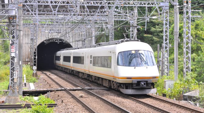 近鉄タイプ剛体架線⇔カテナリ架線切替部分が間近に見れる駅