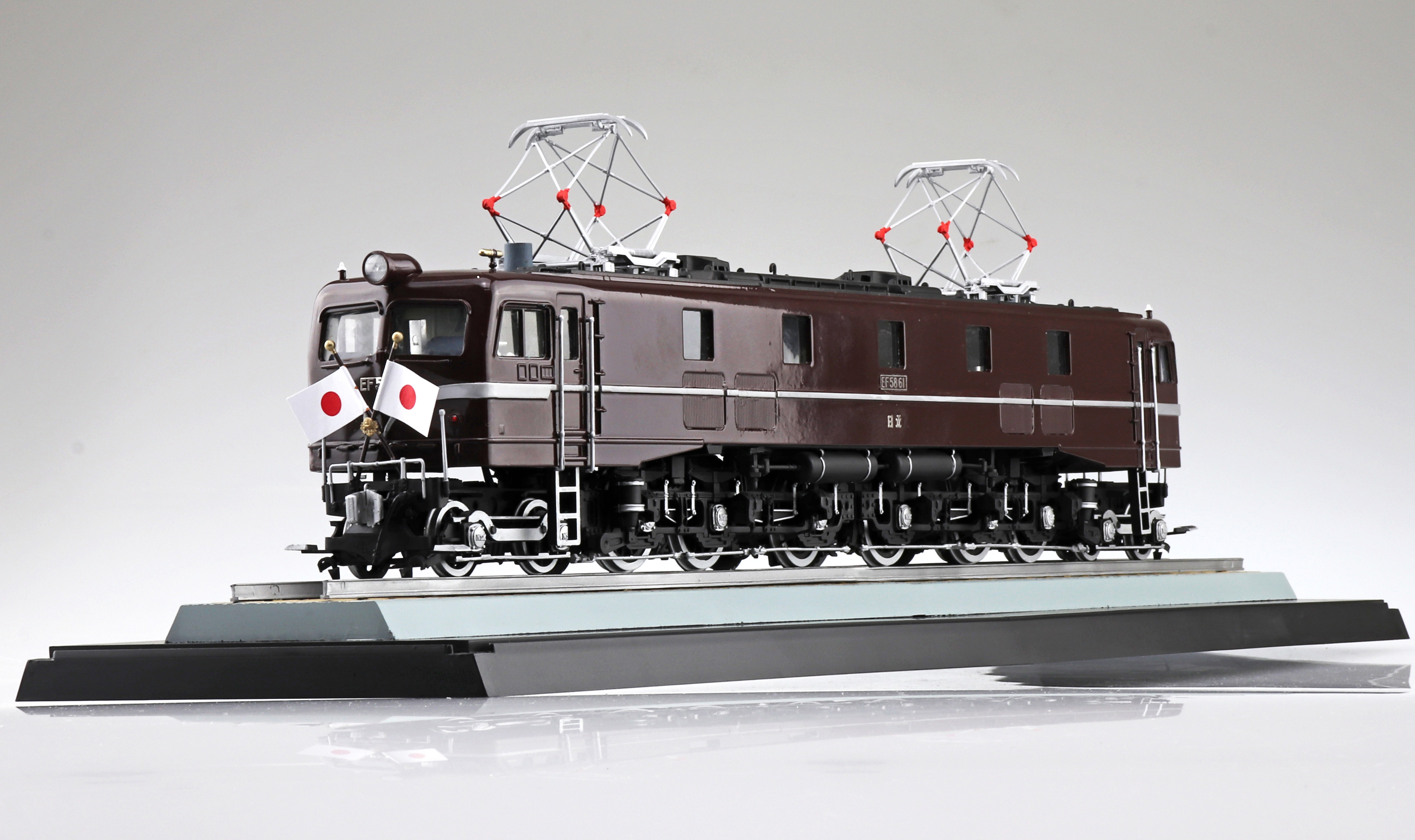 海外花系 1/50SCALE EF5861 組立式プラモデル - 鉄道模型