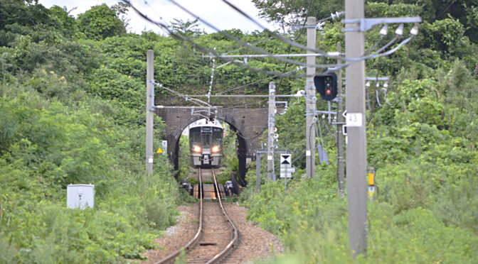 天井川の掘削トンネル探訪(7) JR七尾線・宝達川隧道