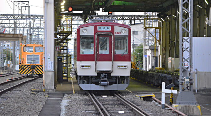 標準軌と狭軌の異ゲージが4線軌条で敷設されている駅