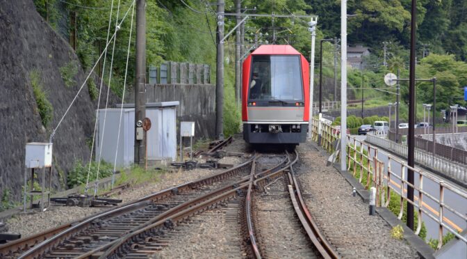 箱根登山鉄道1形106号塗色変更の話題＋3線軌条の話など