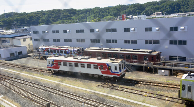 さんてつ宮古駅東方間近の線路を客室から眺望できる宿