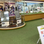 新花巻駅構内の「花巻市ゆかりのプロ野球選手たち」展示